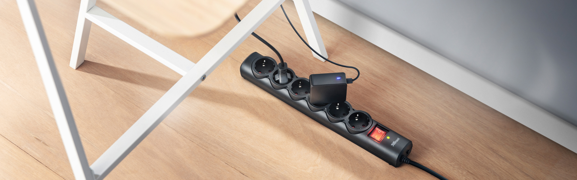 Trust produžni kabl-zaštita 6 utičnica,